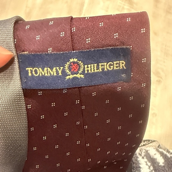 Tommy Hilfiger Vintage Maroon Tie with White Square - Picture 4 of 4